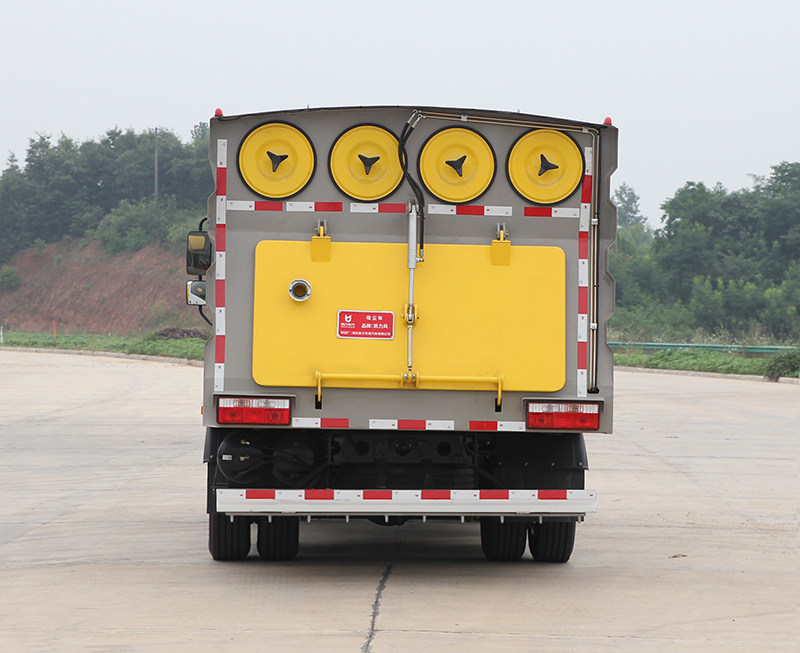 KLF5120TXCE6型吸塵車
